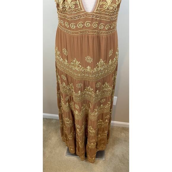 Alice + Olivia Karolina Embroidered Gold and Camel Tiered Maxi Dress Size 12 - Picture 7 of 11